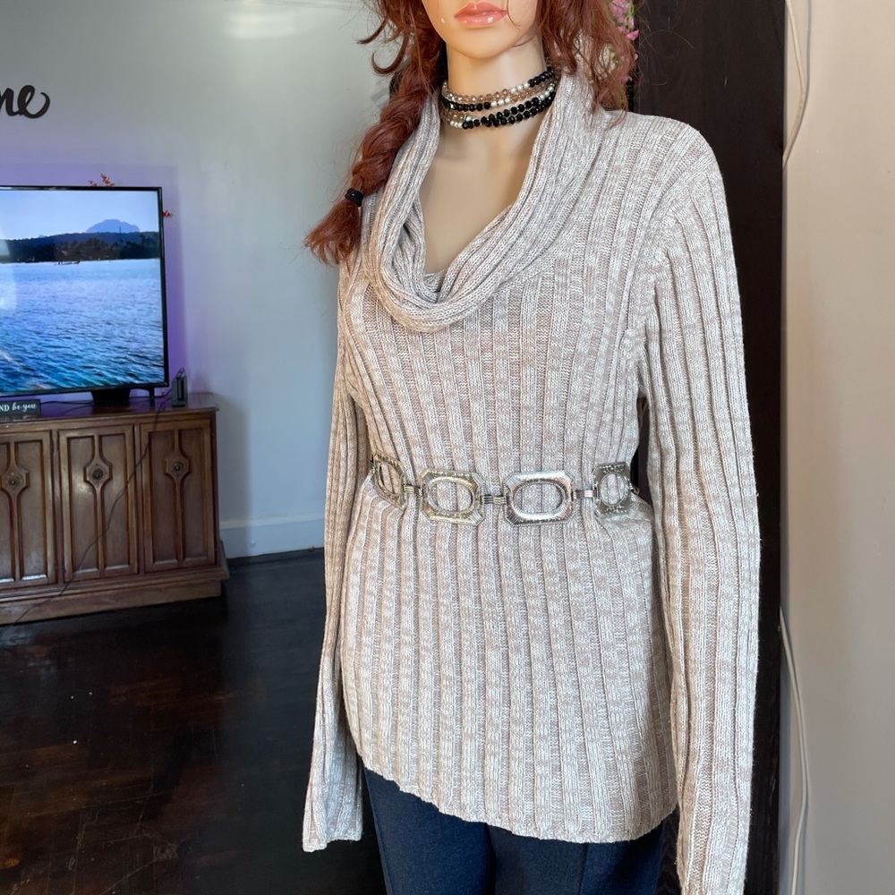 Beige cozy sweater 🌝